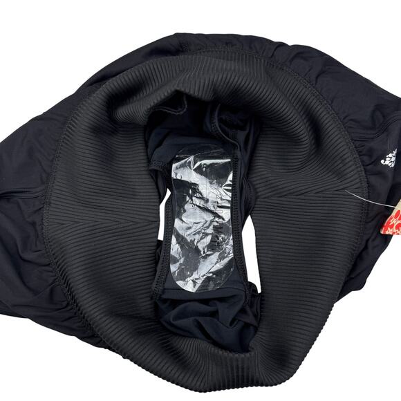 NWT FREE PEOPLE FP Movement Game Time Short In Black Size Large - Picture 8 of 8